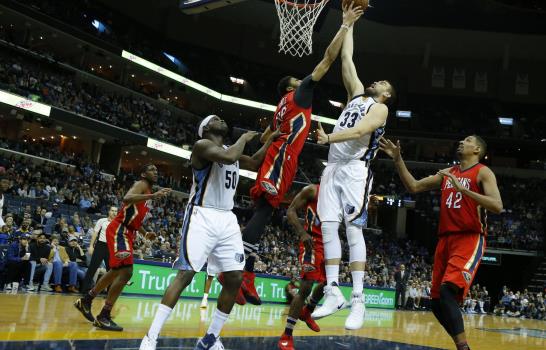 NBA, Resumen: Westbrook y Harden brillan con sendos triples-dobles