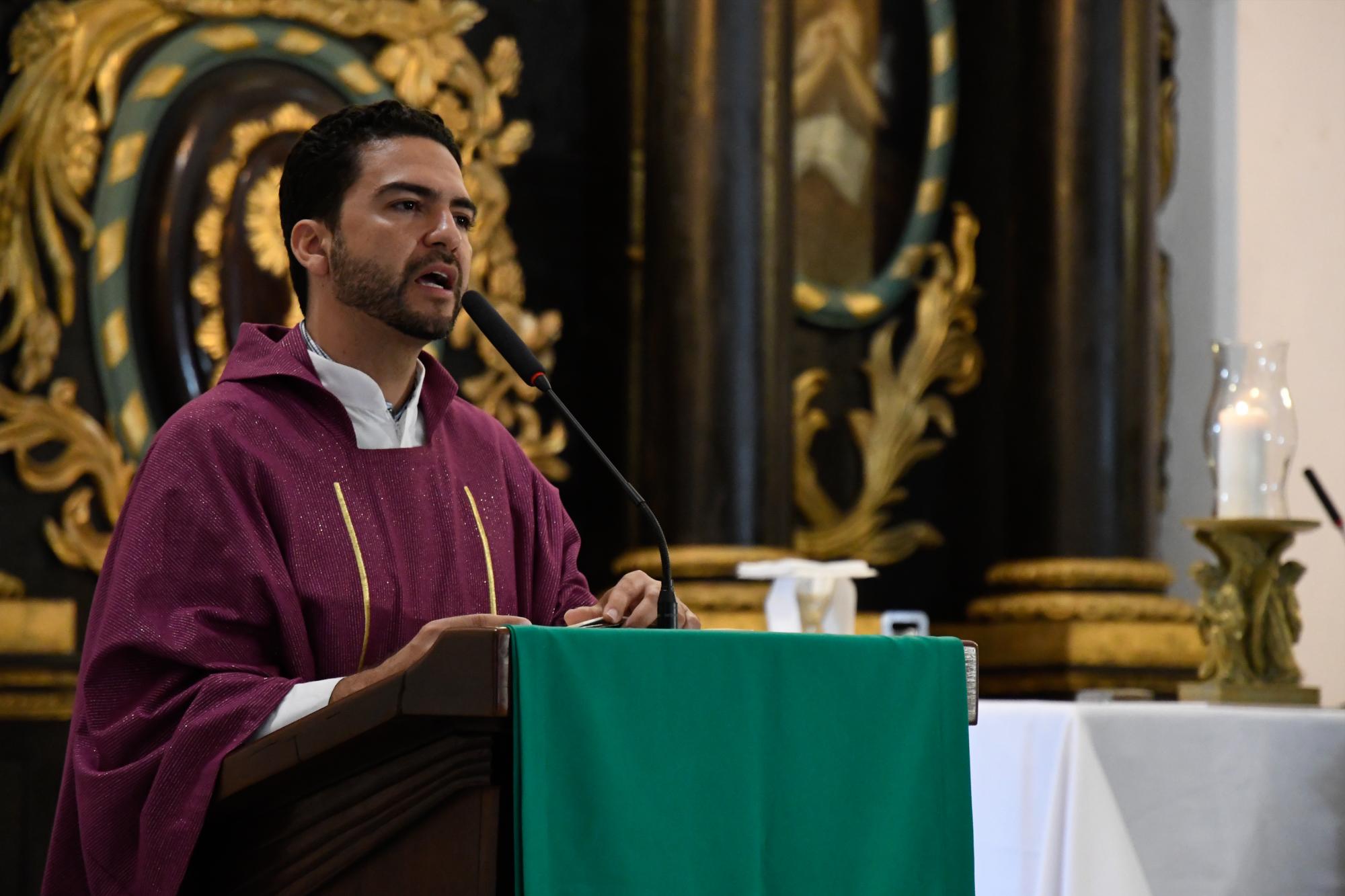 Fray Octavio Sánchez, ofició la misa.