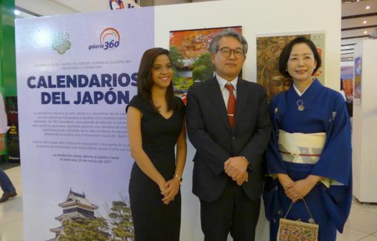 Embajada de Japón muestra su cultura en exposición a través de sus calendarios