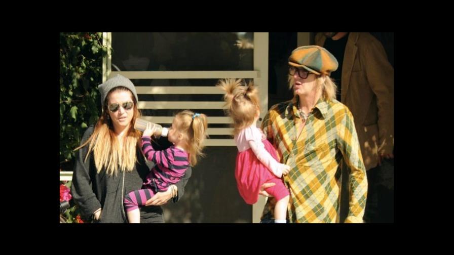 Retiran la custodia de las hijas de Lisa Marie Presley  por hallazgo de “perturbadores vídeos”