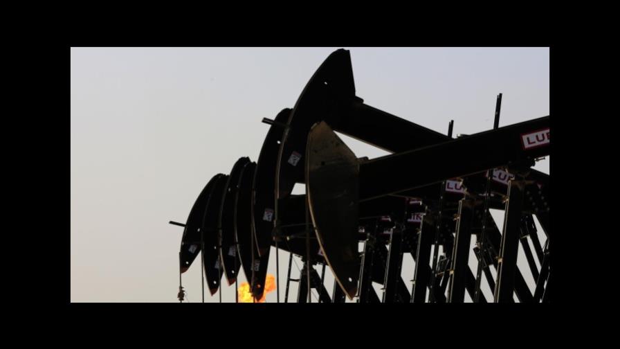 El petróleo cierra casi estable en Nueva York