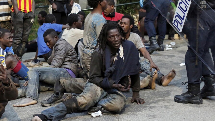 Ciudad española pide cerrar la frontera con Marruecos por la entrada de miles de migrantes Ciudad española pide cerrar la frontera con Marruecos por la entrada de miles de migrantes