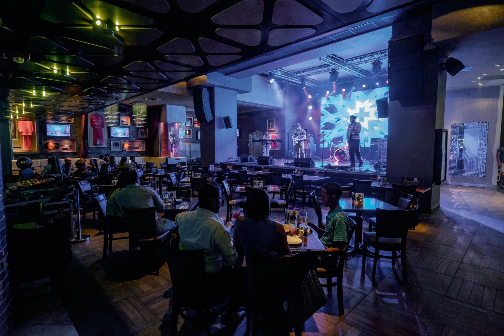 ¿Andas en coro? Hard Rock Cafe es ideal para ti.
