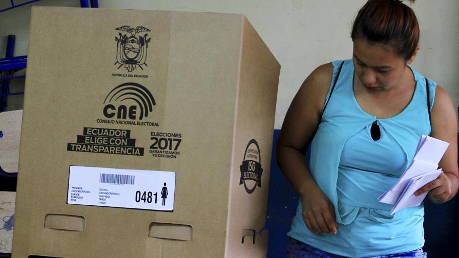 Elecciones en Ecuador se desarrollan con “absoluta normalidad”, según CNE