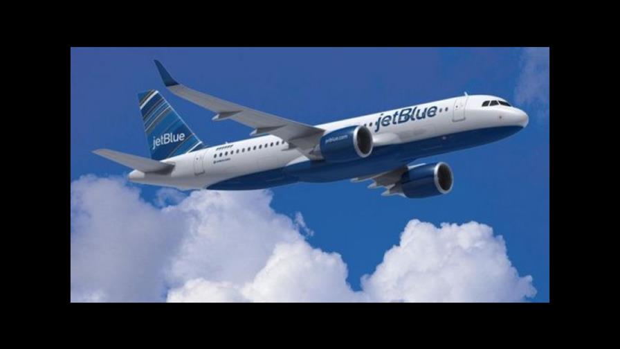 JetBlue dice aumenta precios de equipajes para seguir política de EUA 