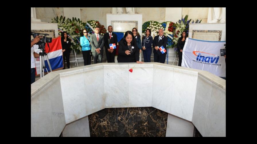 Administradora de  INAVI pide imitar a los padres de la Patria 