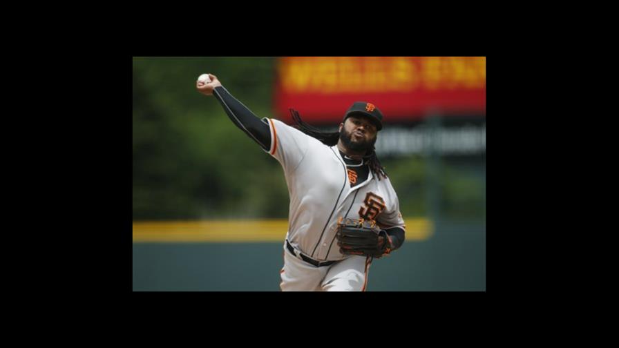 Johnny Cueto sigue en la República Dominicana por su padre enfermo 