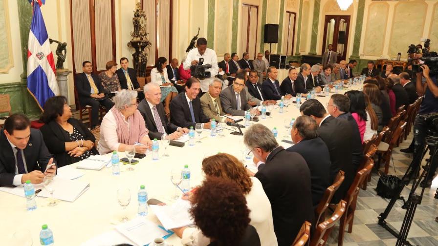 Gobierno comienza consultas para modificar ley de seguridad social