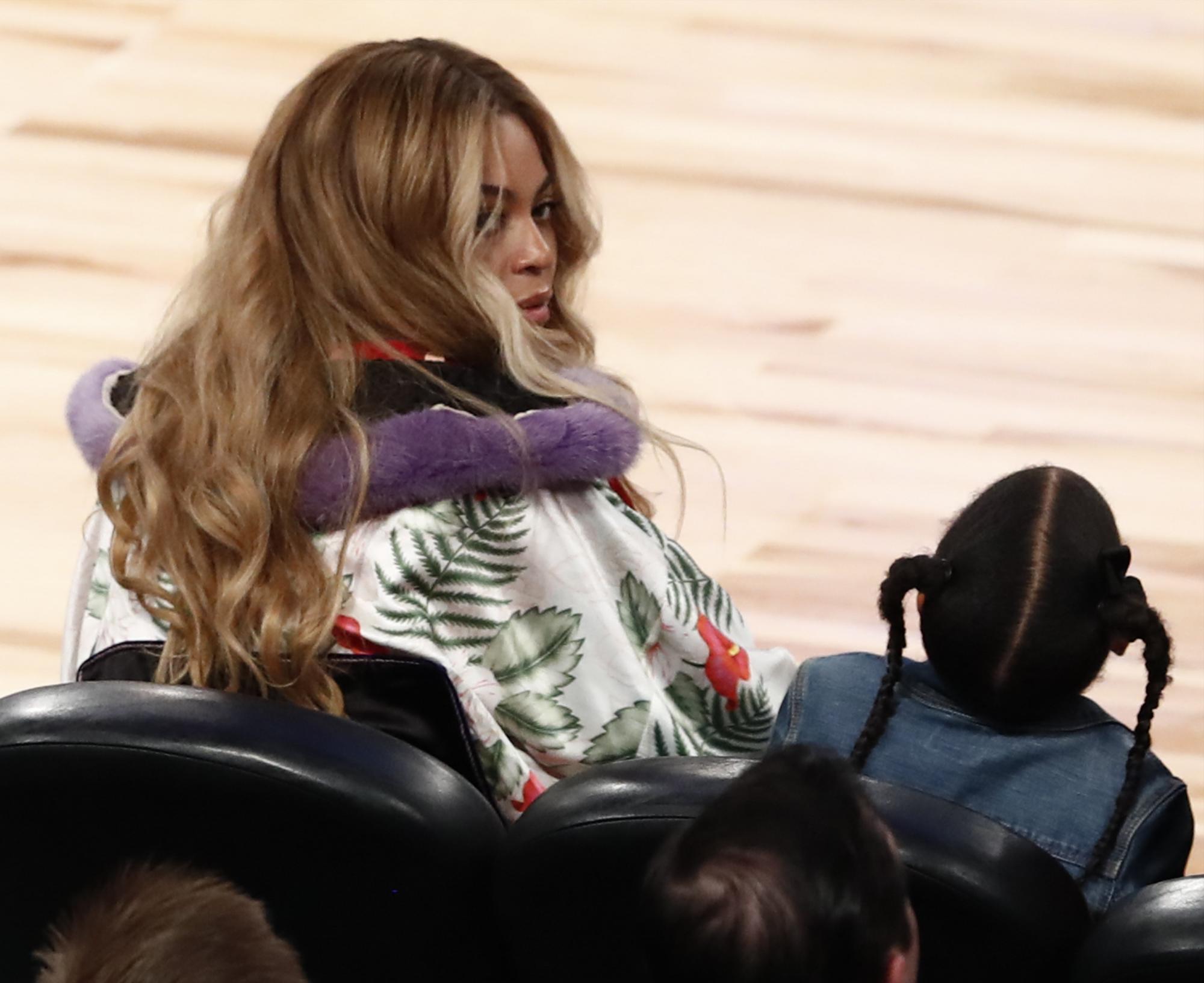 La cantante Beyonce asistió al Juego de Estrellas.