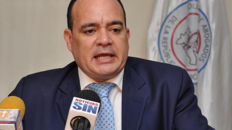 Denuncian desacato a sentencia del Constitucional que elimina impuestos por registro judiciales