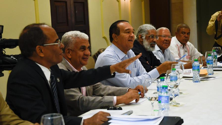 Gobierno y choferes discuten nueva ley