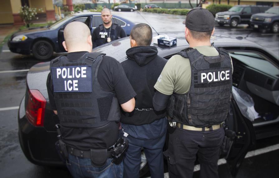 EE.UU. amplía fuerza fronteriza pero niega deportaciones masivas