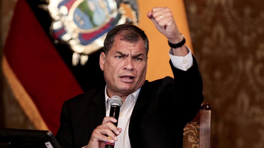Correa admite que habrá segunda vuelta en Ecuador, que espera datos oficiales