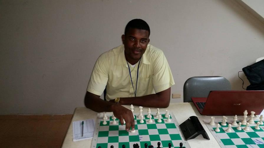 Héctor Eusebio gana campeonato de ajedrez en Hato Mayor