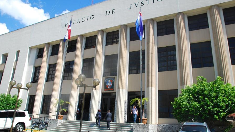 Condenan a 20 años de prisión a un hombre que mató a tiros a uno e hirió a otro que intervino