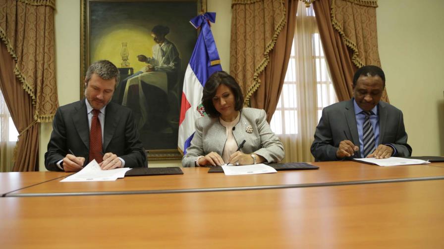 Vicepresidencia y Altice Dominicana apoyarán 10 mil jóvenes vulnerables en emprendimientos tecnológicos Vicepresidencia y Altice Dominicana apoyarán 10 mil jóvenes vulnerables en emprendimientos tecnológicos