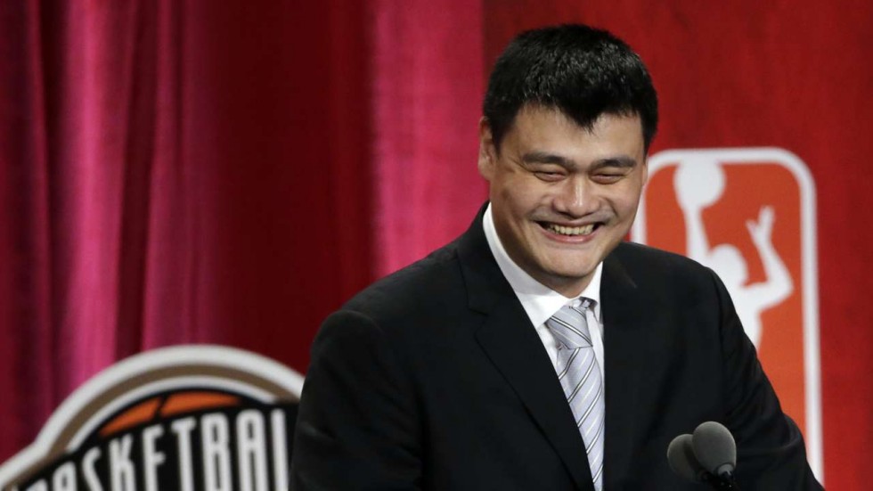 Yao Ming, leyenda china de la NBA, dimite como presidente de la federación