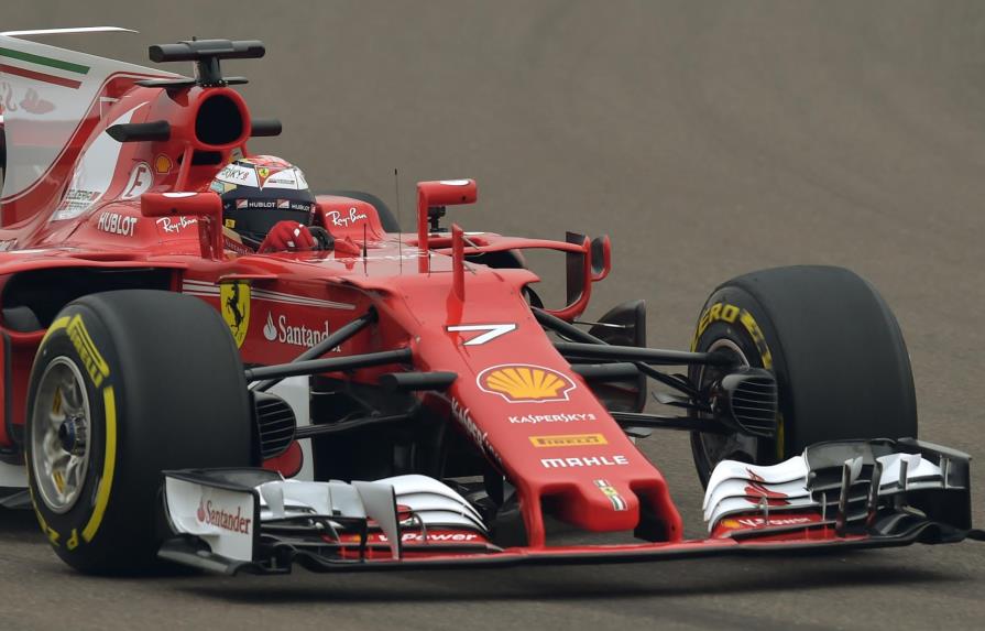 Ferrari presenta bólido con el que espera retar a Mercedes 