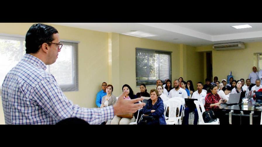 Autoridades instruyen a productores del Cibao sobre acceso al mercado exterior