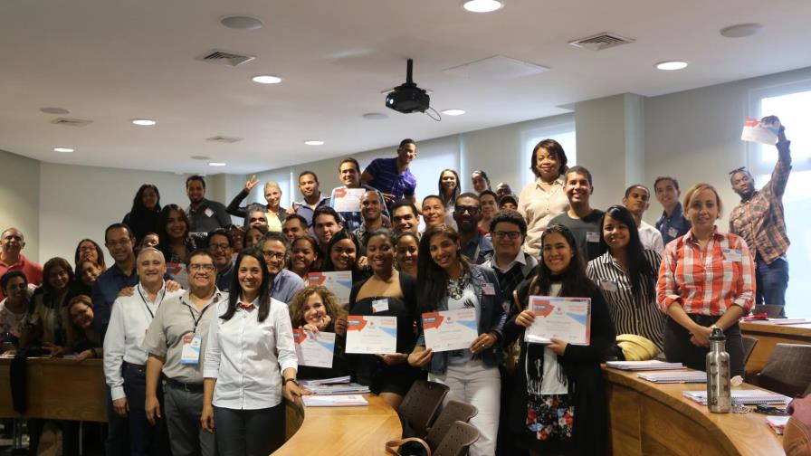 Especializan a dominicanos en talleres de profesionalización de la voz a nivel comercial y doblajes