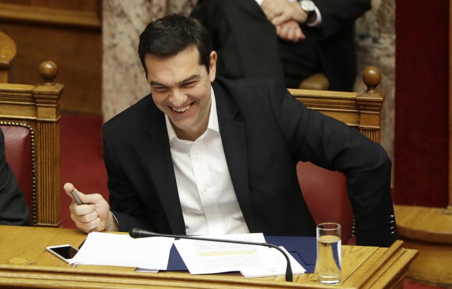 Tsipras anuncia fin a la era de austeridad para Grecia 