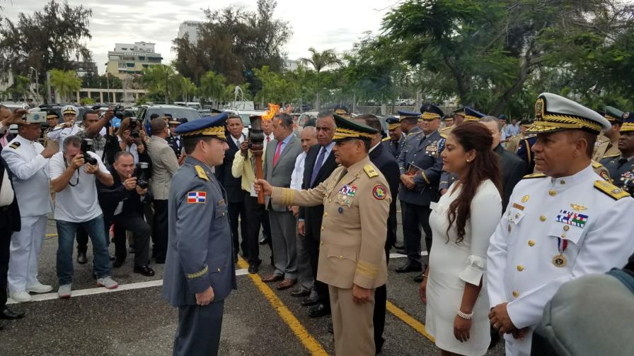 Paulino Sem afirma existe transparencia y unidad dentro de las Fuerzas Armadas
Paulino Sem afirma existe transparencia y unidad dentro de las Fuerzas Armadas
Paulino Sem afirma existe transparencia y unidad dentro de las Fuerzas Armadas