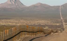 EEUU pide a empresas que entreguen en marzo sus planes para muro con México