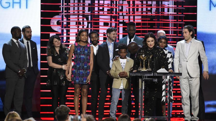 “Moonlight” arrasa en los Spirit, Affleck gana mejor actor 