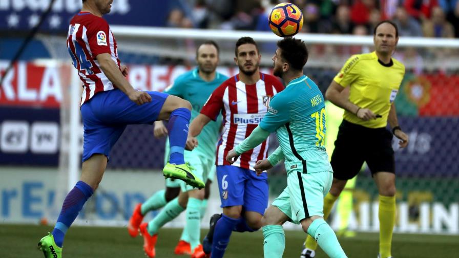 Lionel Messi tumba al Atlético y deja líder provisional a Barcelona 