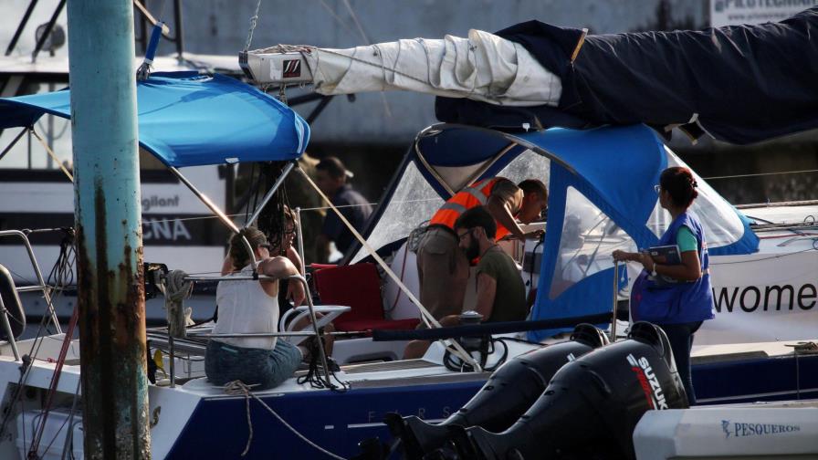 Barco pro aborto abandona aguas territoriales de Guatemala, según Ejército