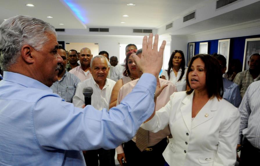  Diputada de Puerto Plata vuelve al PRD tras renunciar del PRM