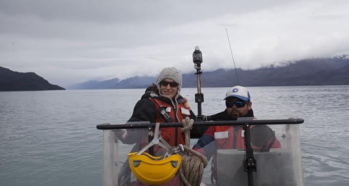 Greenpeace se aventura en Chile para pedir proteger el mar de salmoneras  