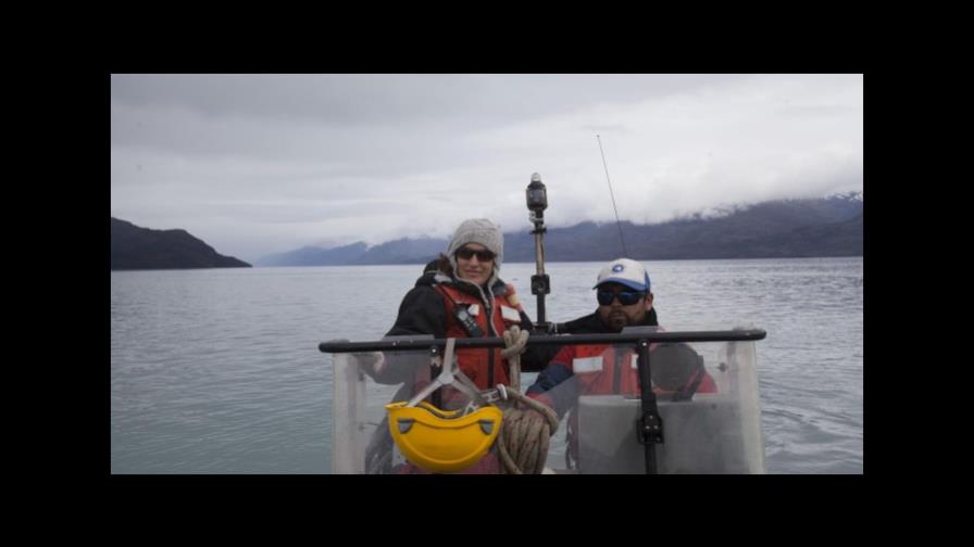 Greenpeace se aventura en Chile para pedir proteger el mar de salmoneras  