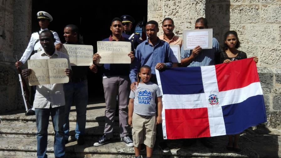 Juventud Duartiana exige que restos de Pedro Santana sean exhumados del Panteón Nacional Juventud Duartiana exige que restos de Pedro Santana sean exhumados del Panteón Nacional