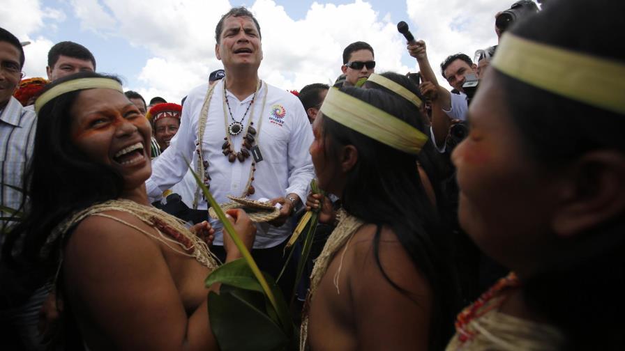 Ecuador investiga derrame petrolero en playa del Pacífico 