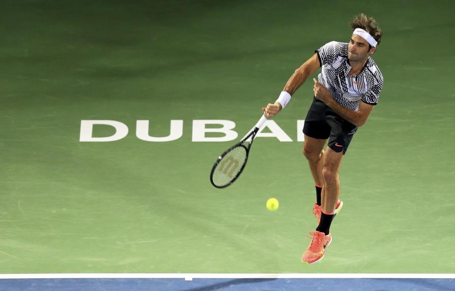 Roger Federer inicia conquista de octavo titulo 