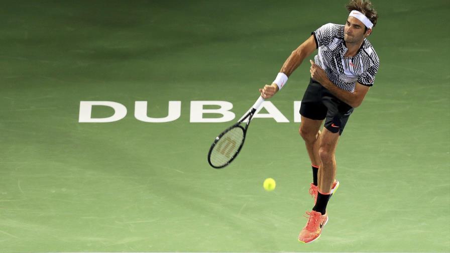 Roger Federer inicia conquista de octavo titulo 