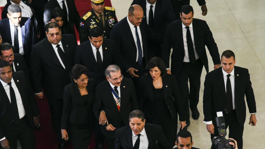 Presidente anuncia plan de seguridad y aumento a policías y guardias