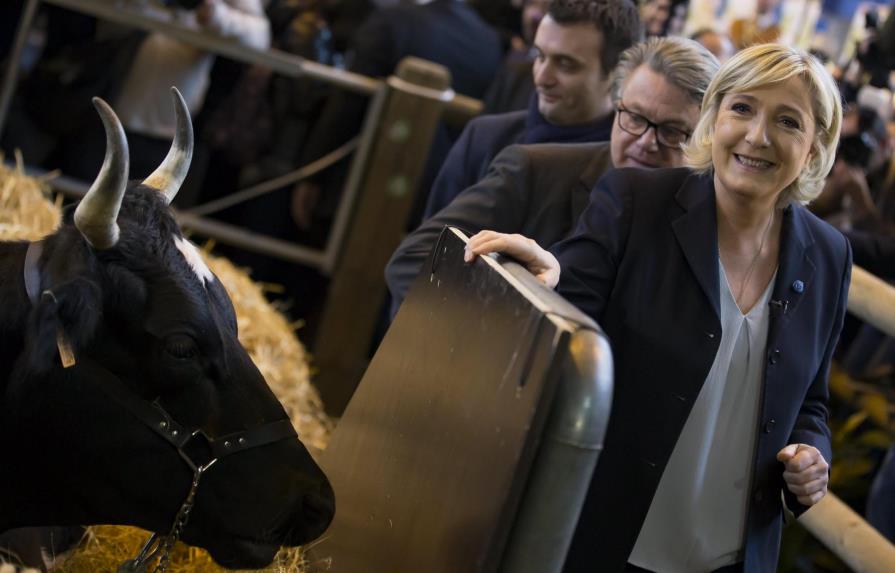 Ultraderechista Le Pen podría perder su inmunidad parlamentaria por sus tuits del EI