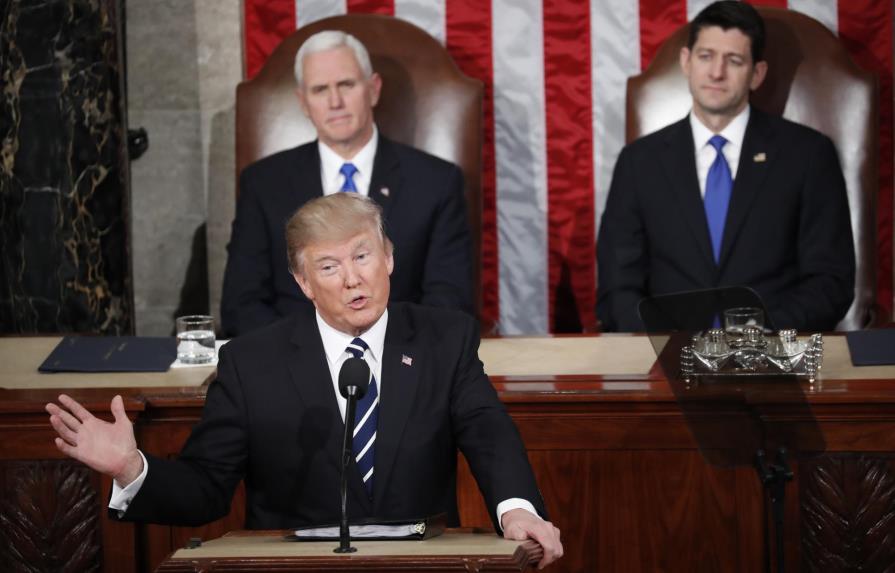 Trump defiende su dura política migratoria ante el Congreso