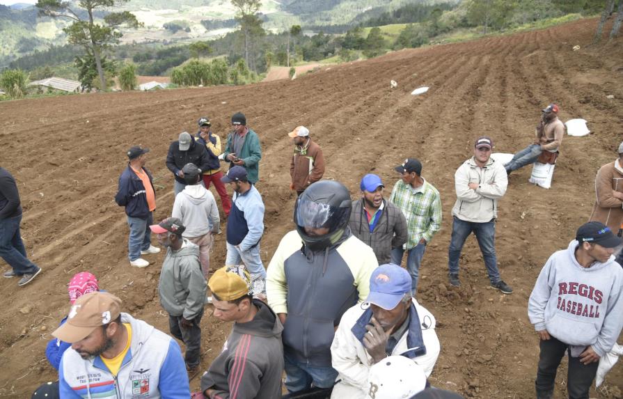 Agricultores de Valle Nuevo se aprestan a llevar protestas al Palacio Nacional