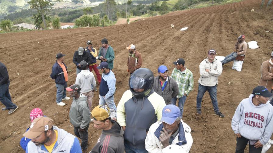 Agricultores de Valle Nuevo se aprestan a llevar protestas al Palacio Nacional
