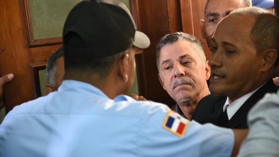 Impiden entrada de representantes de Marcha Verde a tribunal donde se conoce fallo caso Odebrecht Impiden entrada de representantes de Marcha Verde a tribunal donde se conoce fallo caso Odebrecht