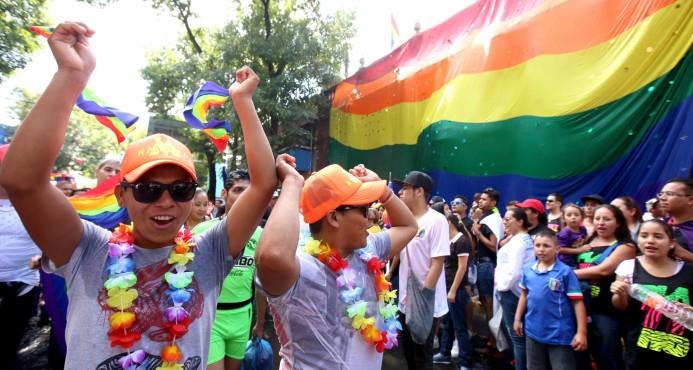 Ministra peruana dice que “la homosexualidad no se enseña, pero sí se puede aprender la homofobia”