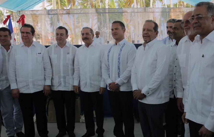 Presidente Medina se reúne con empresarios y el rey  Juan Carlos de España en La Romana