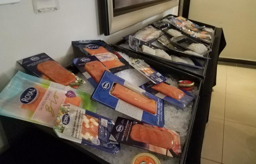 Supermercado Nacional y Royal presentan nueva línea de salmón y bacalao