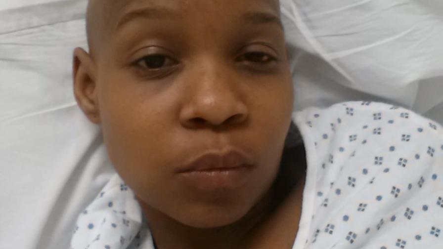 Estudiante universitaria pide ayuda para costear tratamiento de cáncer de linfoma de Hodgkin