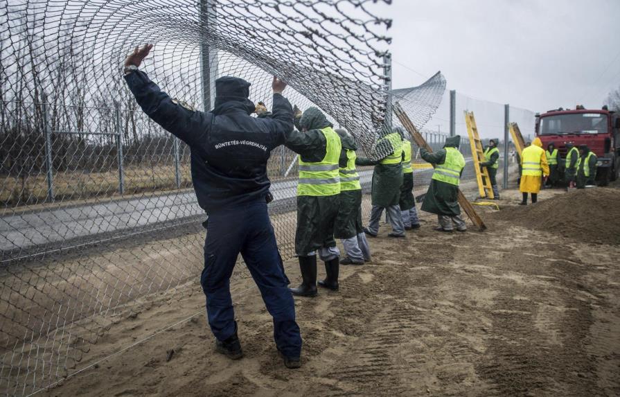Segundo cerco fronterizo de Hungría estará terminado en mayo 