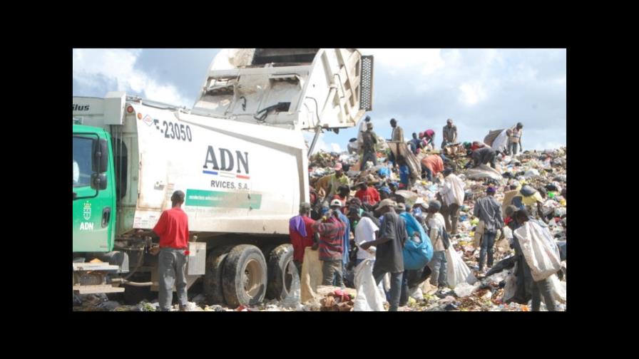 El vertedero de Duquesa opera sin permisos ambientales, denuncia regidor