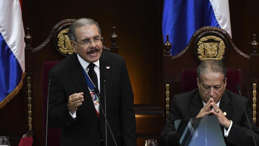 Danilo Medina a la defensiva por las denuncias de corrupción